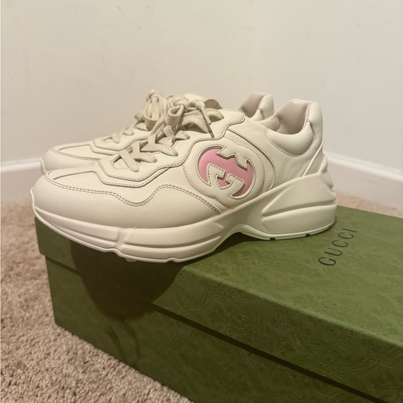 Gucci tennis shoes size 8 US - Picture 3 of 3